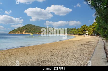 Plage de Koukounaries sur l'île de Skiathos en Grèce Banque D'Images