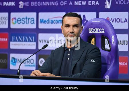 L'entraîneur d'ACF Fiorentina, Raffaele Palladino, lors de la présentation du nouvel entraîneur-chef d'ACF Fiorentina, Raffaele Palladino, autre à Florence, Italie, juin 25 2024 Banque D'Images