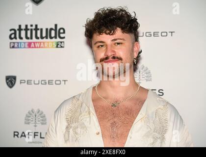 LONDRES, ROYAUME-UNI. 26 juin 2024. Max Hovey assiste aux attitude Pride Awards 2024 au Raffles London, The OWO, Londres, Royaume-Uni. Crédit : Voir Li/Picture Capital/Alamy Live News Banque D'Images