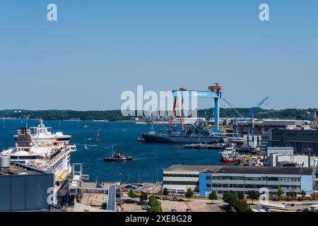 Kiel, 26. Jun. 24 Impressionen von der Kieler Woche aus der Innenstadt an der Hörn und am Rathaus *** Kiel, 26 juin 24 impressions de la Kieler Woche depuis le centre-ville à la Hörn et à la mairie Banque D'Images