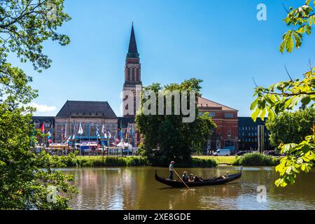 Kiel, 26. Jun. 24 Impressionen von der Kieler Woche aus der Innenstadt an der Hörn und am Rathaus *** Kiel, 26 juin 24 impressions de la Kieler Woche depuis le centre-ville à la Hörn et à la mairie Banque D'Images