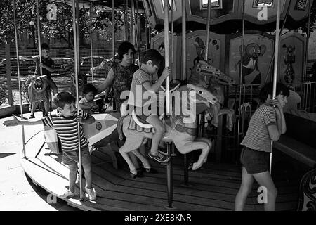 Un manège (calesita) à Buenos Aires, Argentine, le 21 février 1969. Banque D'Images