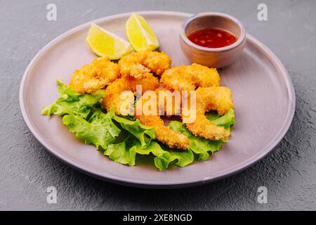 Tempura de crevettes frites avec sauce Chili douce Banque D'Images