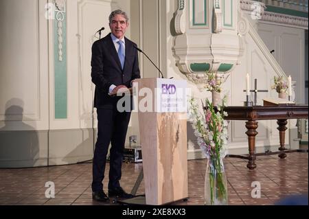 Die Bevollmaechtigte des rates der Evangelischen Kirche in Deutschland EKD BEI der Bundesrepublik Deutschland und der Europaeischen Union bittet am 26.06.2024 zum Johannisempfang in die Franzoesische Friedrichstadtkirche am Gendarmenmarkt in Berlin. IM Foto vom 26.06.2024, Der Praesident des Bundesverfassungsgerichts, Professeur Dr. Stephan Harbarth, Spricht. Der Johannisempfang findet jedes Jahr rund um den Johannistag AM 24. Juni in der Franzoesischen Friedrichstadtkirche statt. Zu dem Empfang waren mehrere Hundert Gaeste gekommen. Siehe epd-meldung vom 26.06.2024 USAGE ÉDITORIAL EXCLUSIF *** le Pleni Banque D'Images