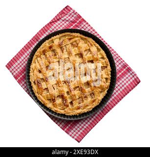 Tarte aux pommes cuite au four rond, fond isolé blanc. Vue de dessus Banque D'Images