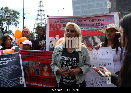 FAMILIARES PPL ASAMBLEA Quito, mercredi 26 juin 2024 proches des détenus dans un sit-in à l'Assemblée nationale, où ils ont été reçus par la Commission des garanties constitutionnelles et des droits de l'homme, présidée par Paola Cabezas, pour expliquer les abus des violations des droits de leurs proches photos API Rolando Enriquez Quito Pichincha Ecuador CLJ FAMILIARES PPL ASAMBLEA 0562aa3196c236d30ed101ed9252187e Copyright : xROLANDOxENRIQUEZx Banque D'Images