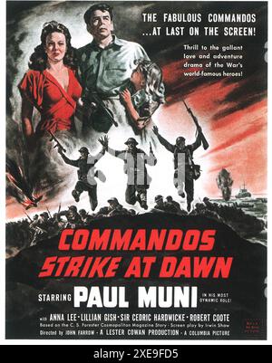 1942 Commandos Strike at Dawn affiche du film, réalisateur : John Farrow, drame d'action de guerre avec Paul muni Banque D'Images