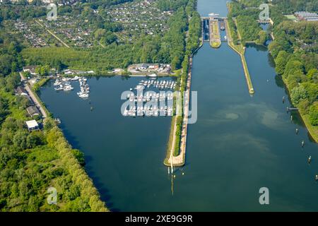 Vue aérienne, Herner Meer avec port de plaisance, amarrages, canal Rhin-Herne et écluse Herne-Ost, Horsthausen, Herne, région de la Ruhr, Rhénanie-du-Nord-nous Banque D'Images