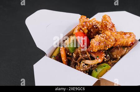 Poulet asiatique en sauce aigre-douce Banque D'Images