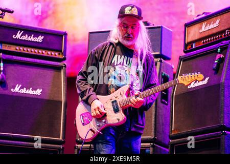 Dinosaure jr. Vivre à Lido di Camaiore (LU) Italia, la Prima Estate Banque D'Images