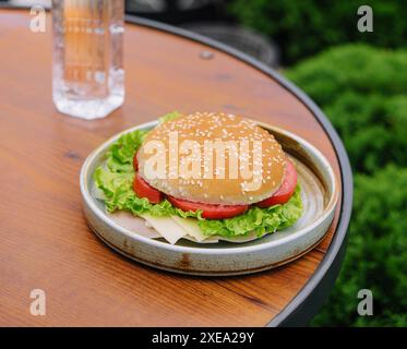 Hamburger sandwich avec fromage au jambon Banque D'Images