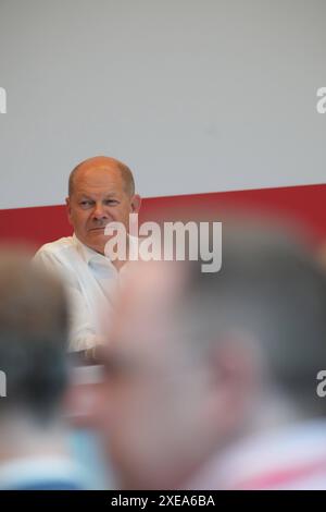 SPD GER, Berlin, 20241209, SPD Veranstaltung Wirtschaft in Ostdeutschland, mit Olaf Scholz, Reichstag, Bundeskanzler *** SPD GER, Berlin, 20241209, manifestation SPD sur l'économie en Allemagne de l'est, avec Olaf Scholz, Reichstag, chancelier fédéral Banque D'Images