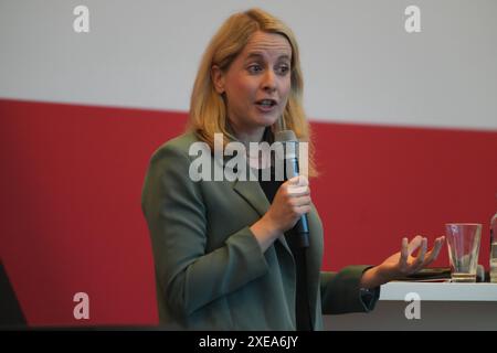 SPD GER, Berlin, 20241209, SPD Veranstaltung Wirtschaft in Ostdeutschland, mit Verena Hubertz *** SPD GER, Berlin, 20241209, événement SPD sur l'économie en Allemagne de l'est, avec Verena Hubertz Banque D'Images