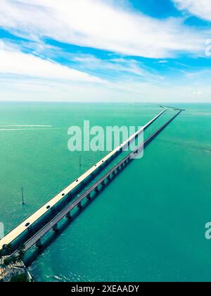 Vue aérienne sur l'historique 7 Seven Mile Bridge dans les Florida Keys Banque D'Images