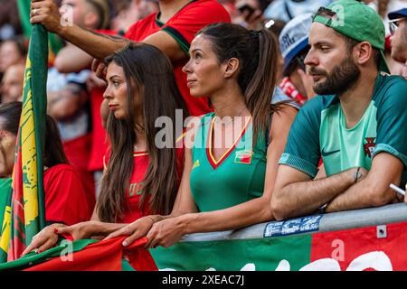 Femmes Portugal fans Georgien vs Portugal, Herren, Fussball, 3. Spieltag, EURO 2024, 26.06.2024, Europameisterschaft, Gruppe F Foto : Eibner-Pressefoto/Bahho Kara Banque D'Images