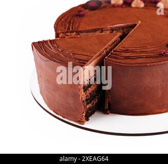 Gâteau au café au chocolat sur plaque blanche Banque D'Images