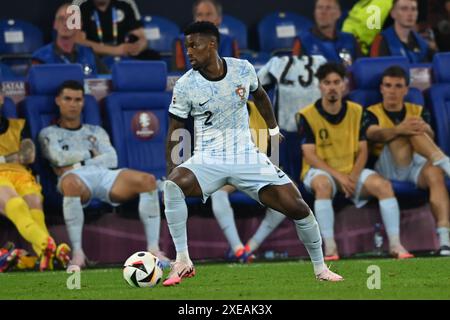 Nelson Semedo (Portugal) lors du match UEFA Euro Allemagne 2024 entre Georgia 2-0 Portugal à l'Arena AufSchalke le 26 juin 2024 à Gelsenkirchen, Allemagne. Crédit : Maurizio Borsari/AFLO/Alamy Live News Banque D'Images