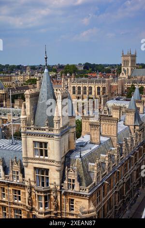 Gonville et Caius College (Caius) vus de l'église Sainte Marie la Grande. Cambridge. Angleterre Banque D'Images