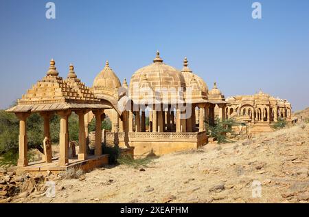 Photo du mausolée tombeau hindou ou cénotaphes de Bada Bagh au Rajastan. Inde. Banque D'Images