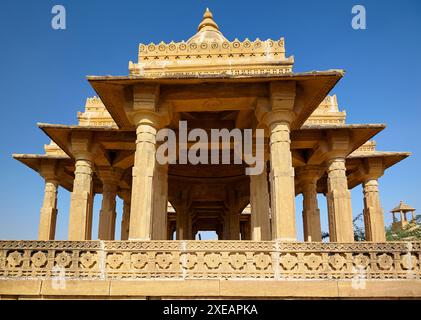 Photo du mausolée tombeau hindou ou cénotaphes de Bada Bagh au Rajastan. Inde. Banque D'Images