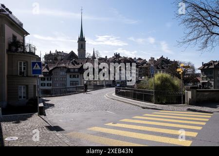 Paysage urbain de la vieille ville, le centre médiéval de Berne, vu du Untertorbrücke, le plus vieux pont de la ville. Banque D'Images