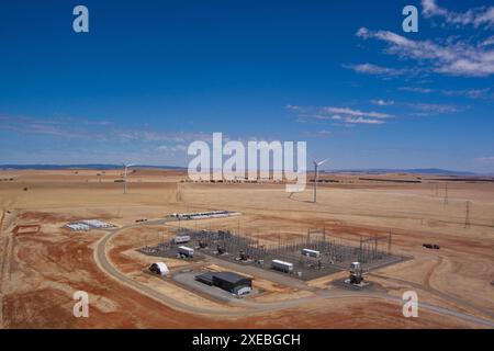 Antenne de la sous-station et Big Battery à la réserve d'énergie de Hornsdale près de Jamestown Australie méridionale Banque D'Images