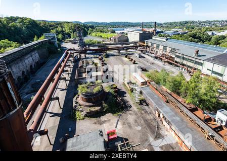 Hattingen, Allemagne - 24 septembre 2023 : Henrichshuttle, une aciérie décommissionnée avec haut fourneau. Aujourd'hui un musée industriel du patrimoine de fer et Banque D'Images