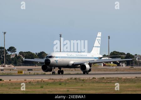 20240626 Palma de Majorque PALMA, ESPAGNE - JUIN 26 2024 : d-AICH CONDOR AIRBUS A320-200 at - Palma de Majorque le 26 juin 2024 à Palma, . Palma Baleares Espagne *** 20240626 Palma de Majorque PALMA, ESPAGNE JUIN 26 2024 d AICH CONDOR AIRBUS A320 200 à Palma de Majorque le 26 juin 2024 à Palma, Palma Baleares Espagne Banque D'Images