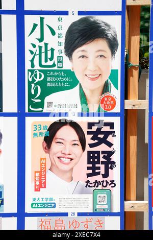 Des affiches de candidats à l'élection du gouverneur de Tokyo sont vues le 27 juin 2024 à Tokyo, au Japon. Les campagnes pour l'élection du gouverneur de Tokyo se déroulent jusqu'au 7 juillet. Crédit : Rodrigo Reyes Marin/AFLO/Alamy Live News Banque D'Images