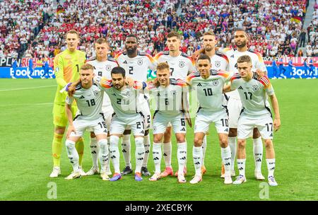 Francfort, Allemagne. 23 juin 2024. Teamphoto GER : Manuel NEUER, gardien de but DFB 1, Toni Kroos, DFB 8 Antonio Ruediger, Ruediger, DFB 2 Kai Havertz, DFB 7 Robert Andrich, DFB 23 Jonathan Tah, DFB 4 Maximilian Mittelstaedt, DFB 18 Ilkay Guendogan, DFB 21 Joshua Kimmich, DFB 6 Jamal Musiala, DFB 10 Florian Wirtz, DFB Nr. 17 DFB dans le groupe A stage match ALLEMAGNE - SUISSE 1-1 des Championnats d'Europe de l'UEFA 2024 le 23 juin 2024 à Francfort, Allemagne. Photographe : ddp images/STAR-images crédit : ddp Media GmbH/Alamy Live News Banque D'Images