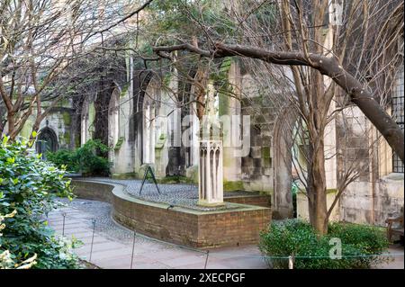 St. Dunstan dans le jardin et les ruines de l'église orientale. Londres. ROYAUME-UNI. Banque D'Images