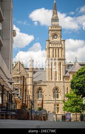 LONDRES - 17 JUIN 2024 : Ealing Town Hall Building sur New Broadway dans l'ouest de Londres, un bâtiment du gouvernement local Banque D'Images