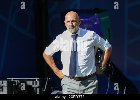 L'entraîneur polonais Michal Probierz vu lors de la finale de l'UEFA EURO 2024 entre la France et la Pologne au signal Iduna Park. Score final : France 1:1 Pologne. (Photo de Grzegorz Wajda / SOPA images/SIPA USA) Banque D'Images