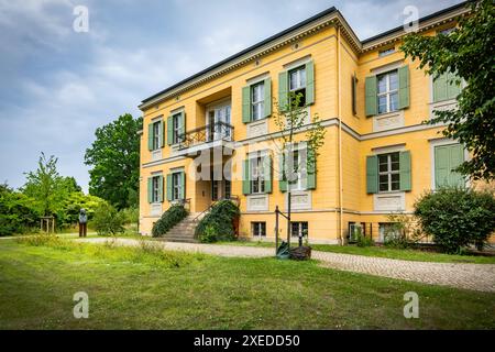 Potsdam, Landeshauptstadt Brandebourg : Theodor Fontane Archiv, Villa Quandt - 27.06.2024 Potsdam *** Potsdam, capitale de l'État du Brandebourg Theodor Fontane Archive, Villa Quandt 27 06 2024 Potsdam Banque D'Images