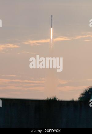 SpaceX a un premier propulseur de flotte leader B-1062 maintenant avec 22 vols lors de la mission Starlink 10-3 le 27 juin 2024 à 7h14 HAE. Cape Canaveral Comté de Brevard Floride États-Unis. (Photo Scott Schilke/Sipa USA) Banque D'Images