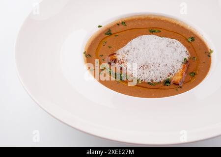 Soupe à la crème italienne aux champignons sauvages isolée Banque D'Images