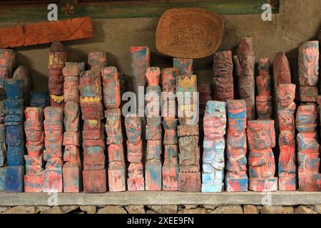 statues d'art sur bois à bali, indonésie Banque D'Images