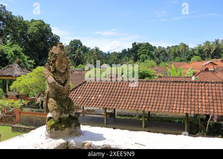 Village de Tenganan, habité par les premiers habitants de Bali près de Candidasa, Bali en Indonésie Banque D'Images