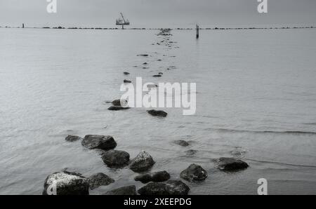 Bateaux et plage en Marina Romea (Ravenna) Banque D'Images