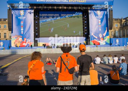 Les fans de l'équipe nationale néerlandaise de football sont déçus de la défaite à l'EURO 2024 Banque D'Images