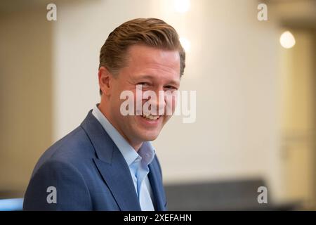 Helge FUHST, unterlegener Kandidat in der Intendantenwahl, Wahl des neuen WDR Intendanten/der neuen Intendantin im Koelner Guerzenich, 27.06.2024. *** Helge FUHST, candidat battu à l'élection du directeur, élection du nouveau directeur de la WDR du nouveau directeur à Colognes Guerzenich, 27 06 2024 Banque D'Images