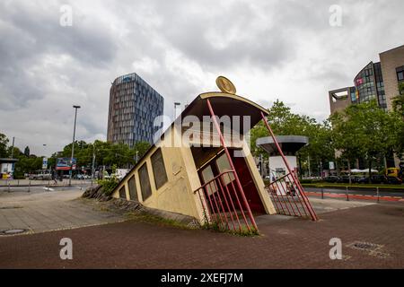 L'entrée de la station de U-Bahn Bockenheimer Warte à Francfort, Allemagne Banque D'Images