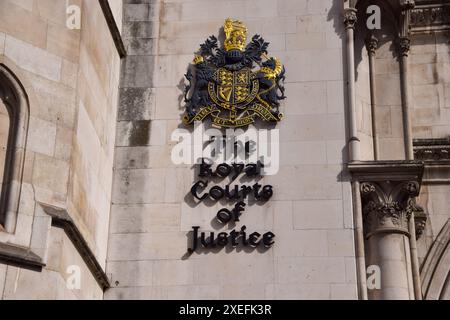 Londres, Royaume-Uni. 12 juin 2024. Vue extérieure des cours royales de justice. Crédit : Vuk Valcic/Alamy Banque D'Images