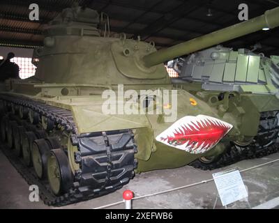 Musée des véhicules blindés sous le ciel ouvert et sous les hangars à Kubinka près de Moscou. Banque D'Images