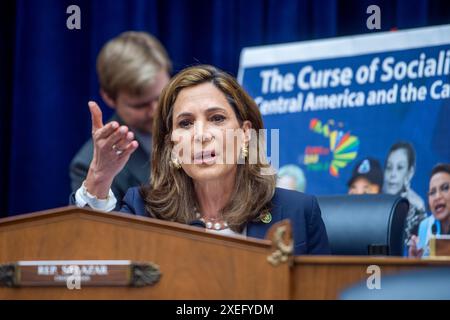 Comité des affaires étrangères de la Chambre, sous-comité sur l'hémisphère occidental Présidente la représentante des États-Unis Maria Elvira Salazar (républicaine de Floride) interroge le panel d'Eric Jacobstein, sous-secrétaire adjoint, Bureau des affaires de l'hémisphère occidental, Département d'État américain, et Greg Howell, administrateur adjoint principal, bureau pour l'Amérique latine et les Caraïbes, Agence des États-Unis pour le développement international, lors d'une séance de la Commission des affaires étrangères de la sous-Commission sur l'hémisphère occidental sur "la malédiction du socialisme en Amérique centrale et dans les Caraïbes" au Raybu Banque D'Images