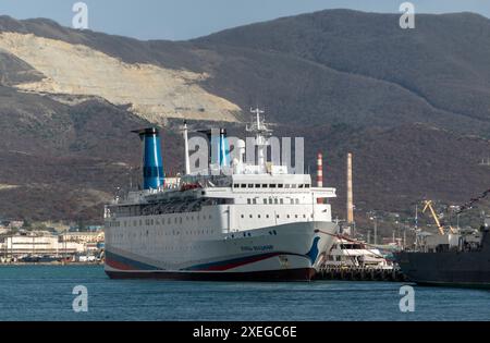 Le navire Prince Vladimir à l'embarcadère. Russie, région de Krasnodar, Novorossiysk, 22 mars 2024 Banque D'Images