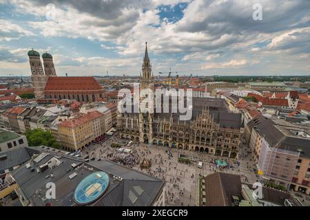 Munich (Munchen) Allemagne, vue en haut angle sur la ville à Marienplatz nouvelle place de la mairie Banque D'Images