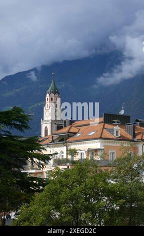 Église paroissiale catholique romaine de Saint Nicolas à Merano Banque D'Images