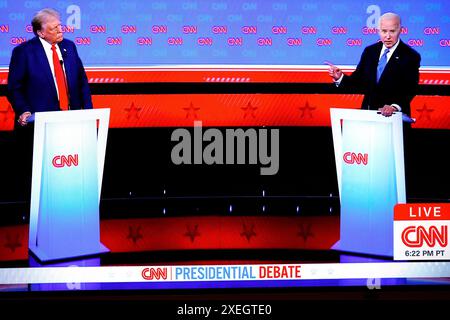 Washington, États-Unis. 27 juin 2024. Le premier débat présidentiel de 2024 est vu à la télévision entre le président américain Joe Biden et le candidat républicain à la présidence et ancien président Donald Trump, organisé par CNN à Atlanta le 27 juin 2024. Photo de Yuri Gripas/ABACAPRESS. COM Credit : Abaca Press/Alamy Live News Banque D'Images
