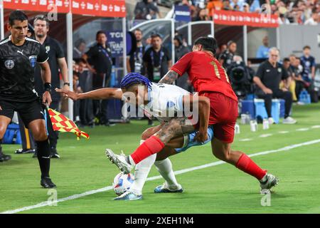 Araujo de l'Uruguay lors d'un match contre la Bolivie dans le Groupe C de la Copa América au MetLife Stadium East Rutherford, dans le New Jersey, aux États-Unis, ce jeudi 27 juin 2024 crédit : Brazil photo Press/Alamy Live News Banque D'Images